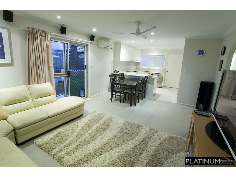 2/10 Coonawa Street, Buddina QLD 4575