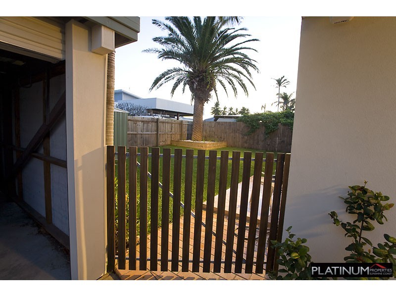 2/10 Coonawa Street, Buddina QLD 4575