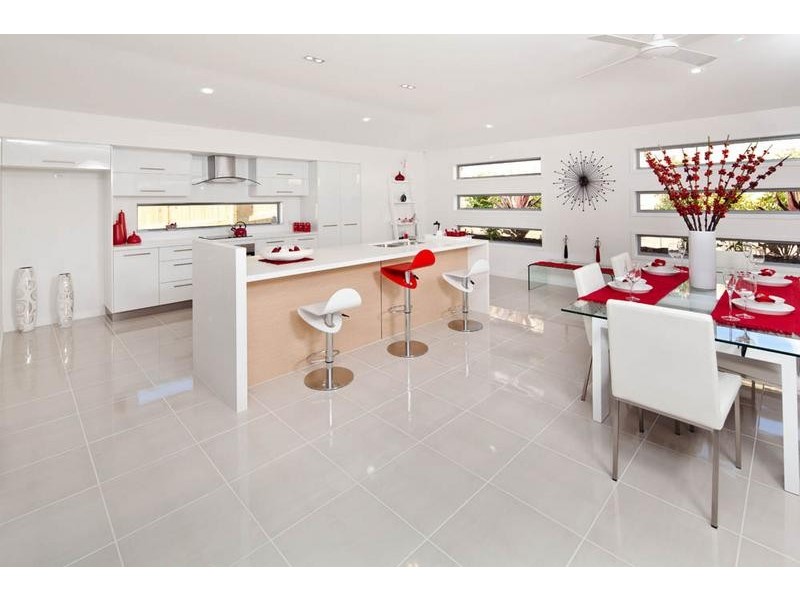 200 The Avenue, Peregian Springs QLD 4573