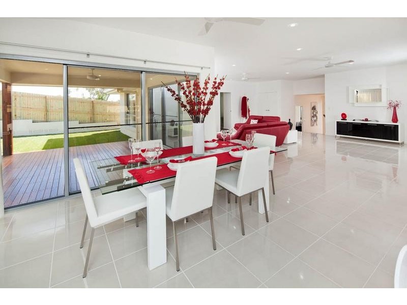 200 The Avenue, Peregian Springs QLD 4573