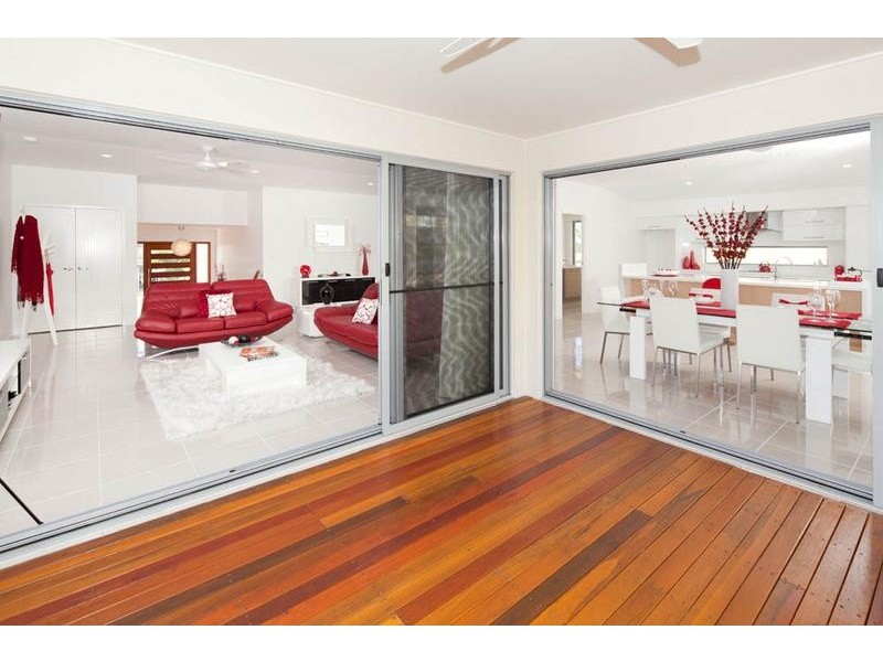 200 The Avenue, Peregian Springs QLD 4573