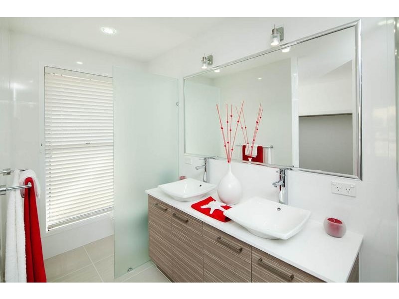 200 The Avenue, Peregian Springs QLD 4573