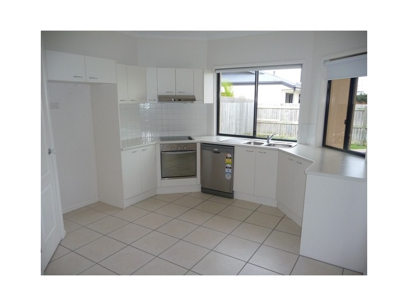 7 Zante Lane, Kawana Island QLD 4575