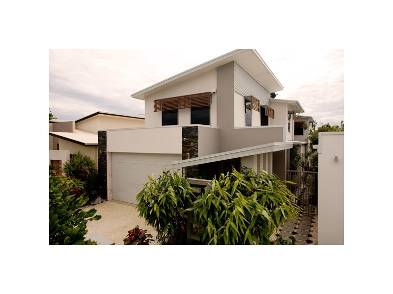 12 Castaway Court, Kawana Island QLD 4575