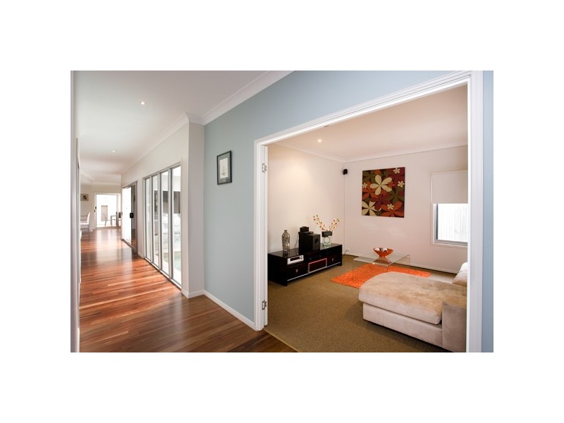 12 Castaway Court, Kawana Island QLD 4575