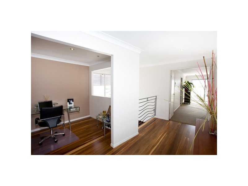 12 Castaway Court, Kawana Island QLD 4575