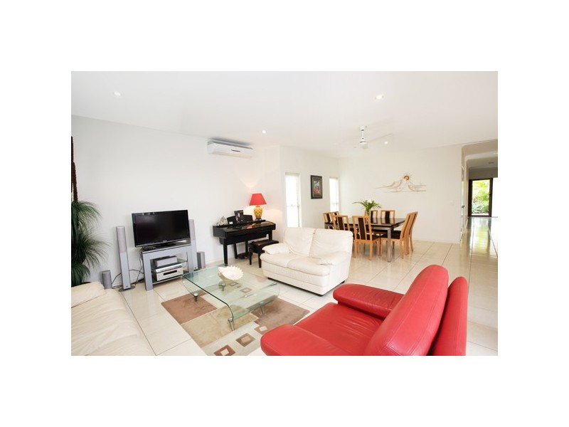 14 Flores Street, Kawana Island QLD 4575