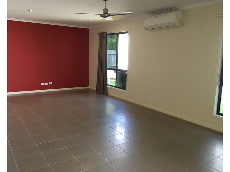 8 Pumicestone Way, Mountain Creek QLD 4557
