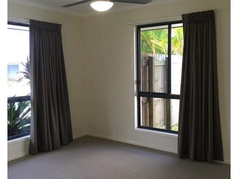 8 Pumicestone Way, Mountain Creek QLD 4557