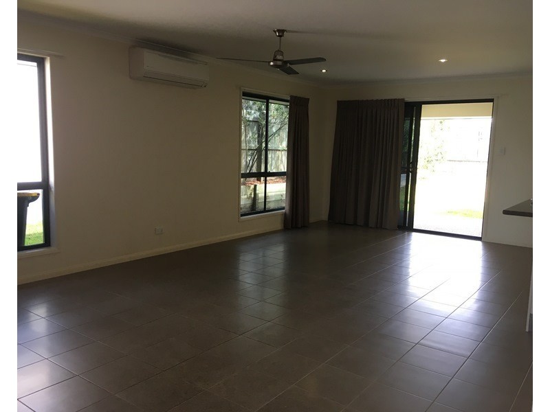 8 Pumicestone Way, Mountain Creek QLD 4557