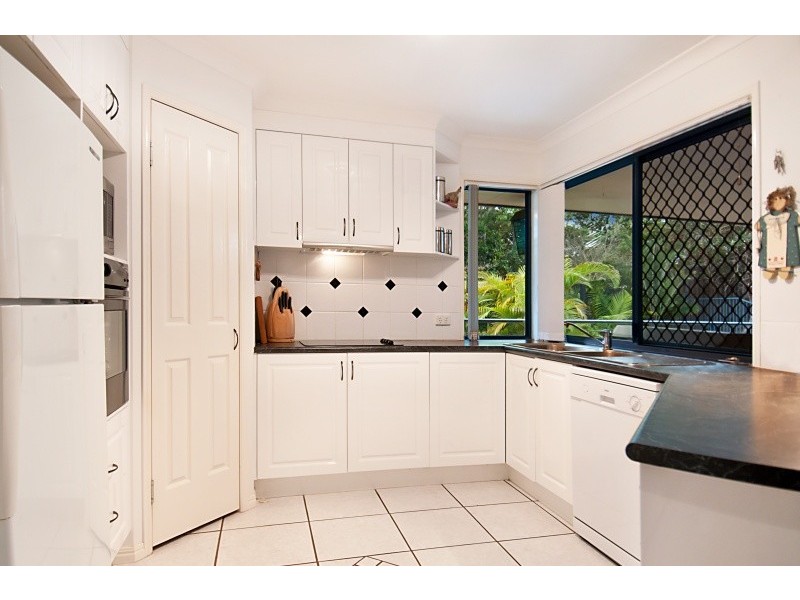 36 Samuel Place, Mooloolah Valley QLD 4553