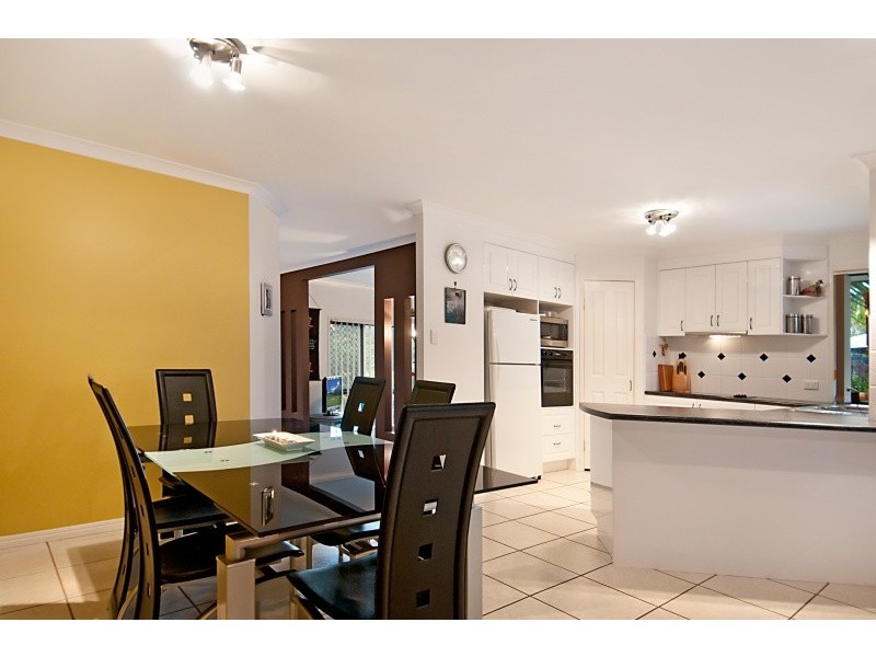 36 Samuel Place, Mooloolah Valley QLD 4553