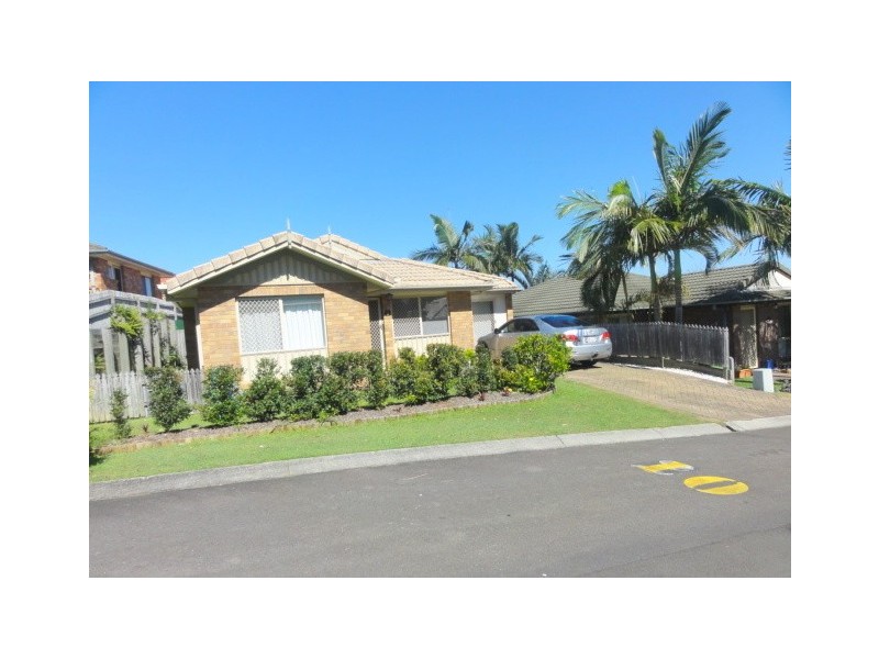 2/90 Caloundra Road, Little Mountain QLD 4551