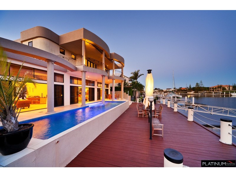 5 Mooloolah Island, Minyama QLD 4575