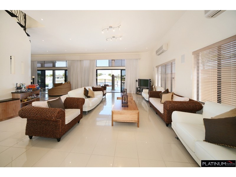5 Mooloolah Island, Minyama QLD 4575