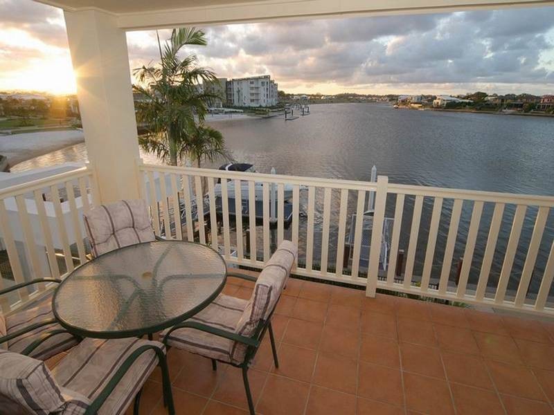 4 Cayman Place, Kawana Island QLD 4575