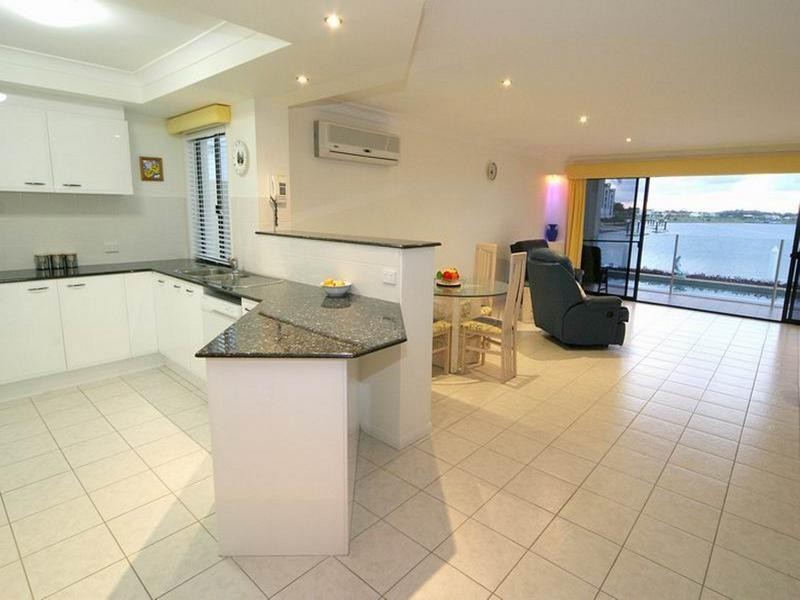 4 Cayman Place, Kawana Island QLD 4575