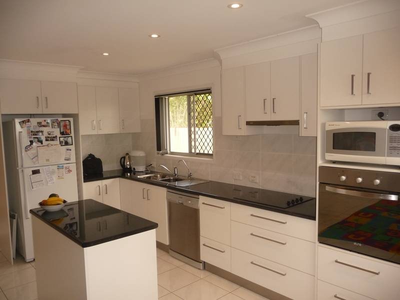 289 Nicklin Way, Warana QLD 4575
