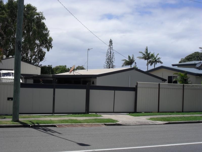 Warana QLD 4575