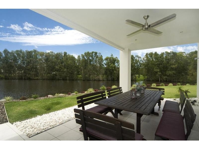 38 Hetherington Drive, Twin Waters QLD 4564
