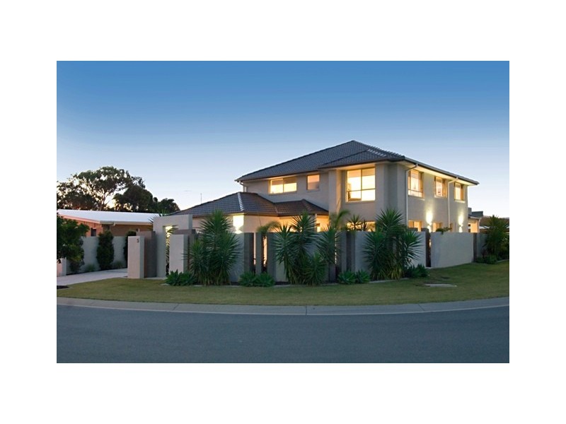 5 Tarawa Street, Kawana Island QLD 4575