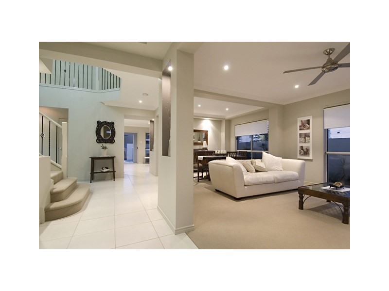 5 Tarawa Street, Kawana Island QLD 4575