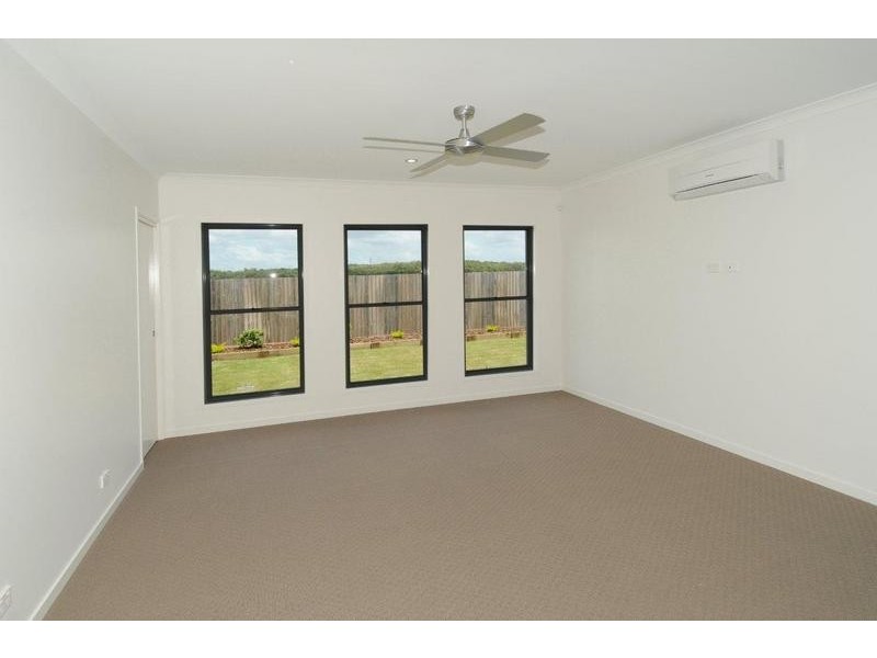 6 Reef Court, Birtinya QLD 4575