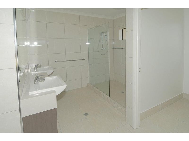 6 Reef Court, Birtinya QLD 4575