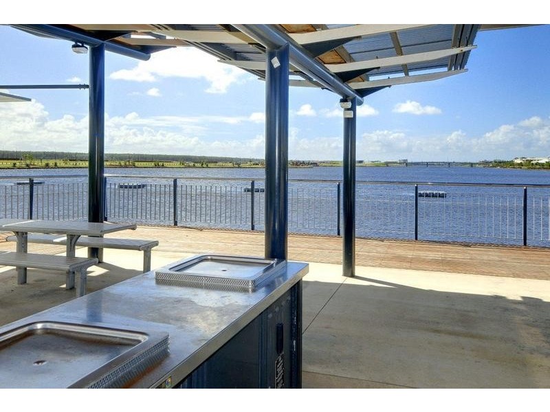 6 Reef Court, Birtinya QLD 4575