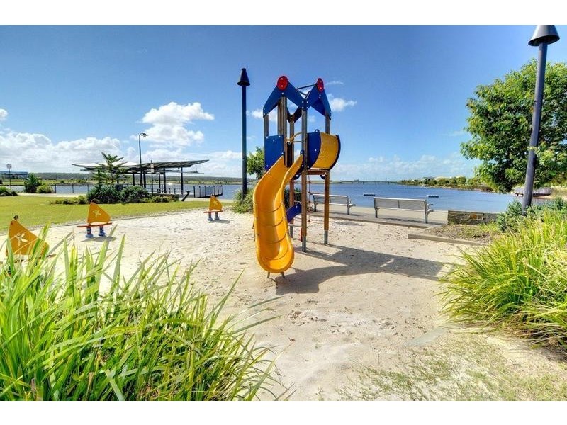 6 Reef Court, Birtinya QLD 4575