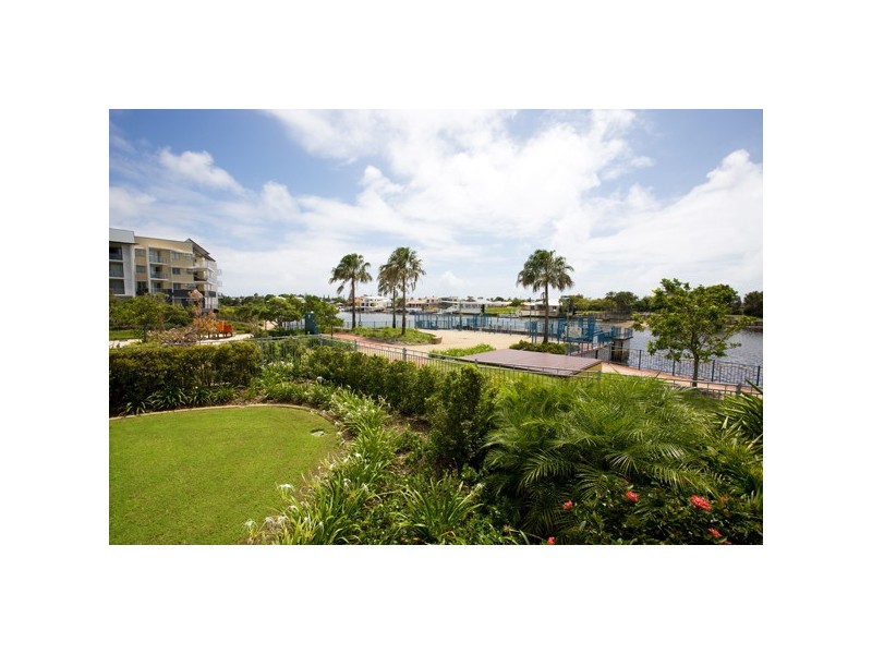 4/51 Grand Pde, Kawana Island QLD 4575