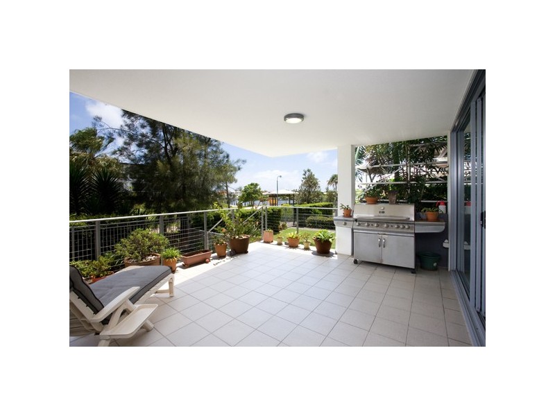 4/51 Grand Pde, Kawana Island QLD 4575