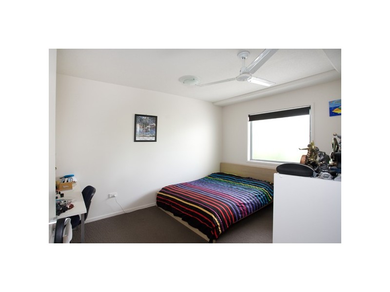 4/51 Grand Pde, Kawana Island QLD 4575