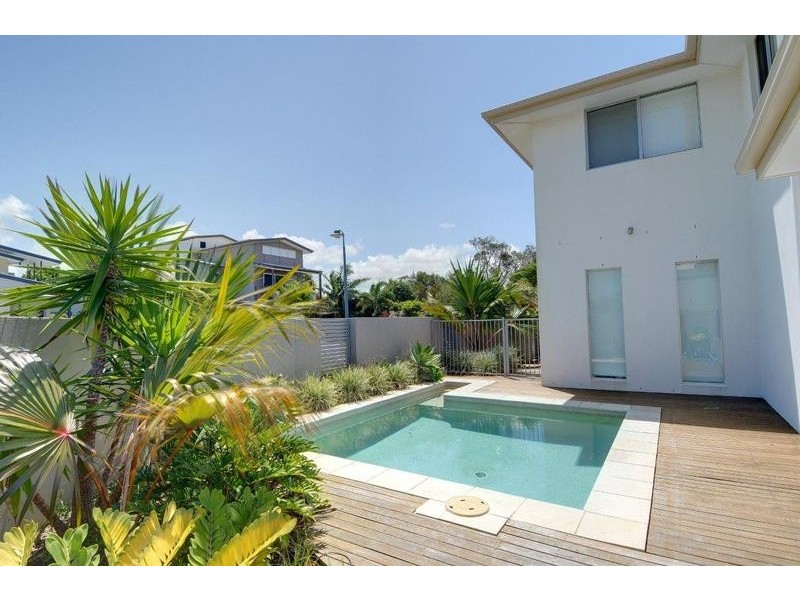 21 Magnetic Street, Kawana Island QLD 4575