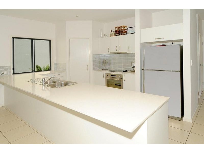 21 Magnetic Street, Kawana Island QLD 4575