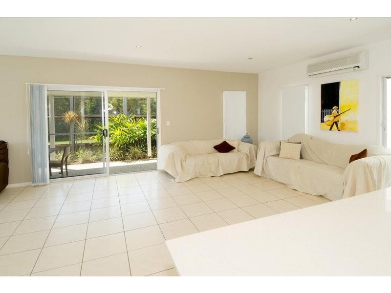 21 Magnetic Street, Kawana Island QLD 4575