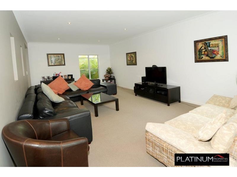 9 Easter Street, Kawana Island QLD 4575