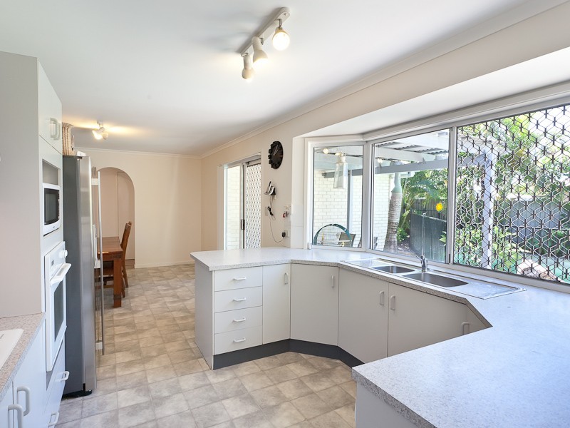 11 Peacock Crescent, Bokarina QLD 4575