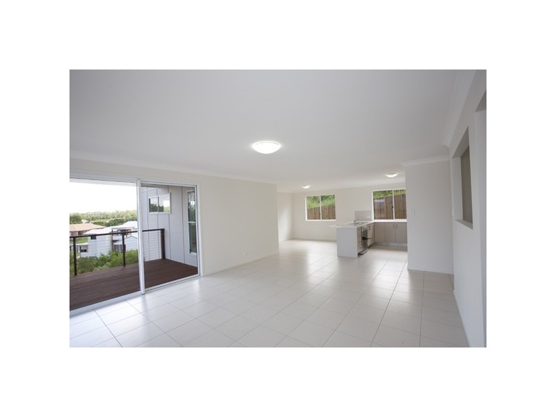 9 Eyries Court, Little Mountain QLD 4551