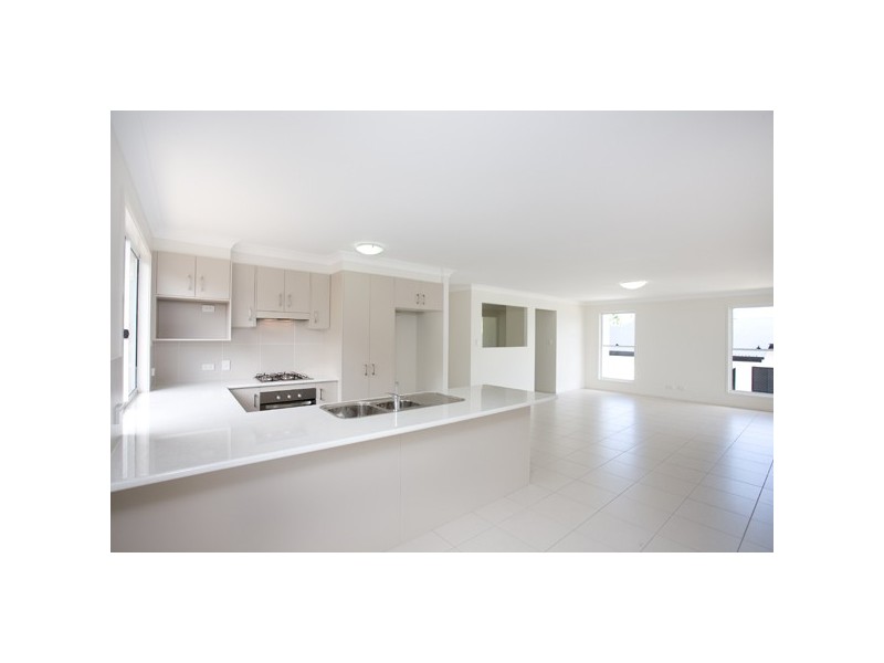 9 Eyries Court, Little Mountain QLD 4551