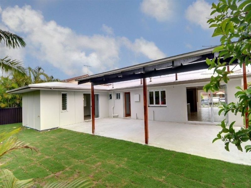 Warana QLD 4575