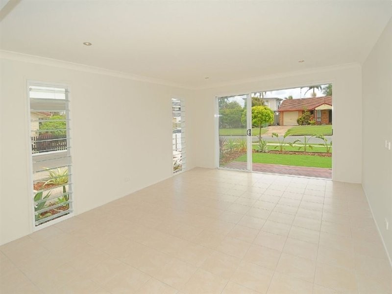 Warana QLD 4575