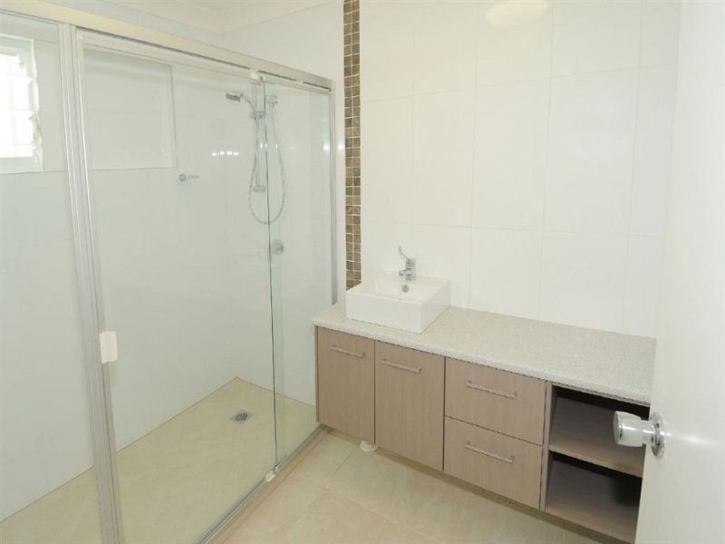 Warana QLD 4575