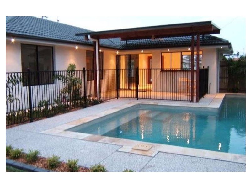 Warana QLD 4575