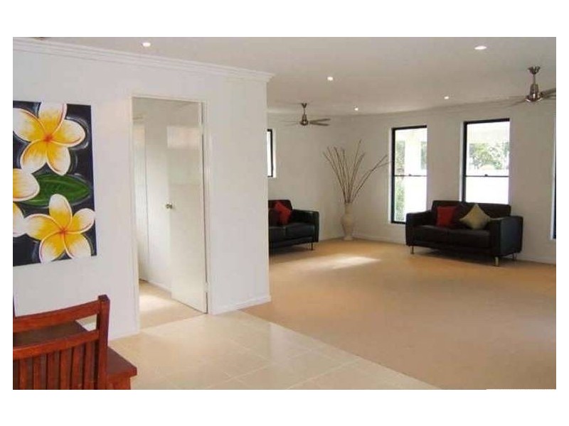 Warana QLD 4575