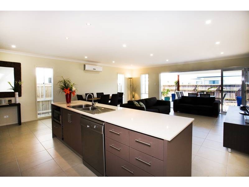 8 Outrigger Street, Wurtulla QLD 4575