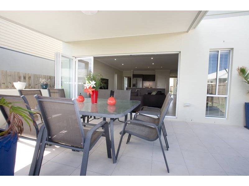 8 Outrigger Street, Wurtulla QLD 4575