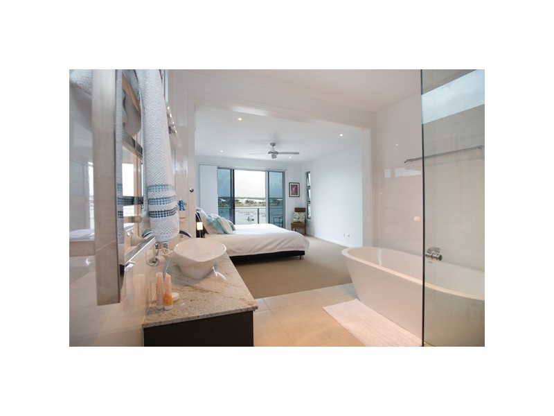 57 The Decks, Wurtulla QLD 4575