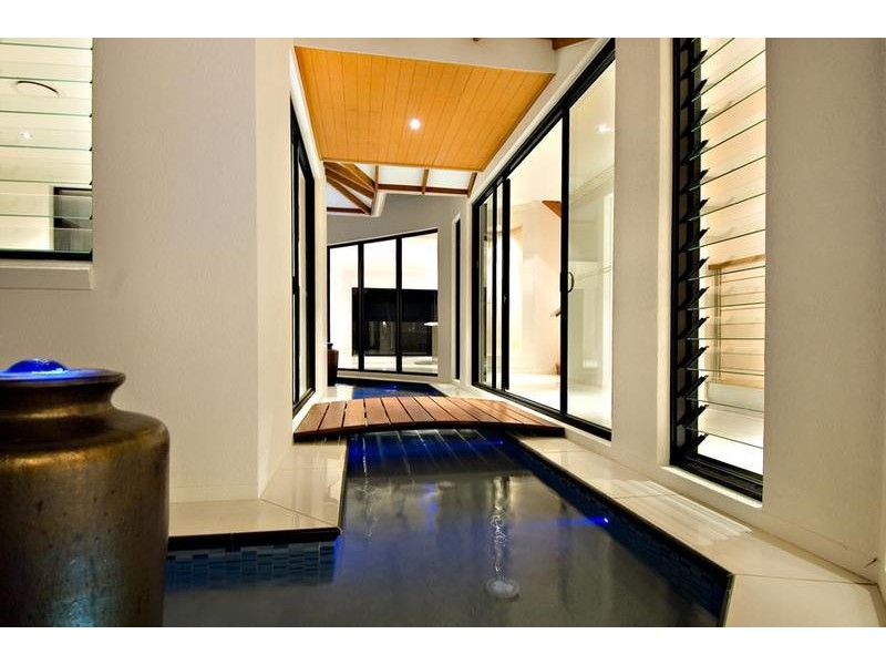 9 Majorca Place, Kawana Island QLD 4575