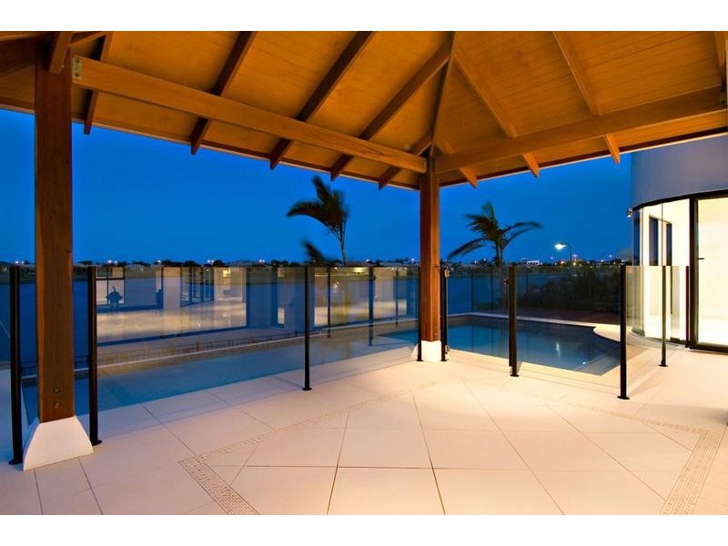 9 Majorca Place, Kawana Island QLD 4575